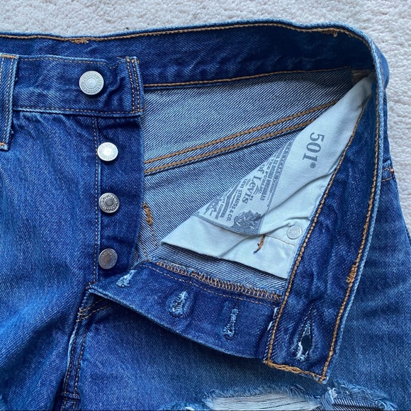 Levi’s 501 shorts (size 26) - Picture 3 of 6